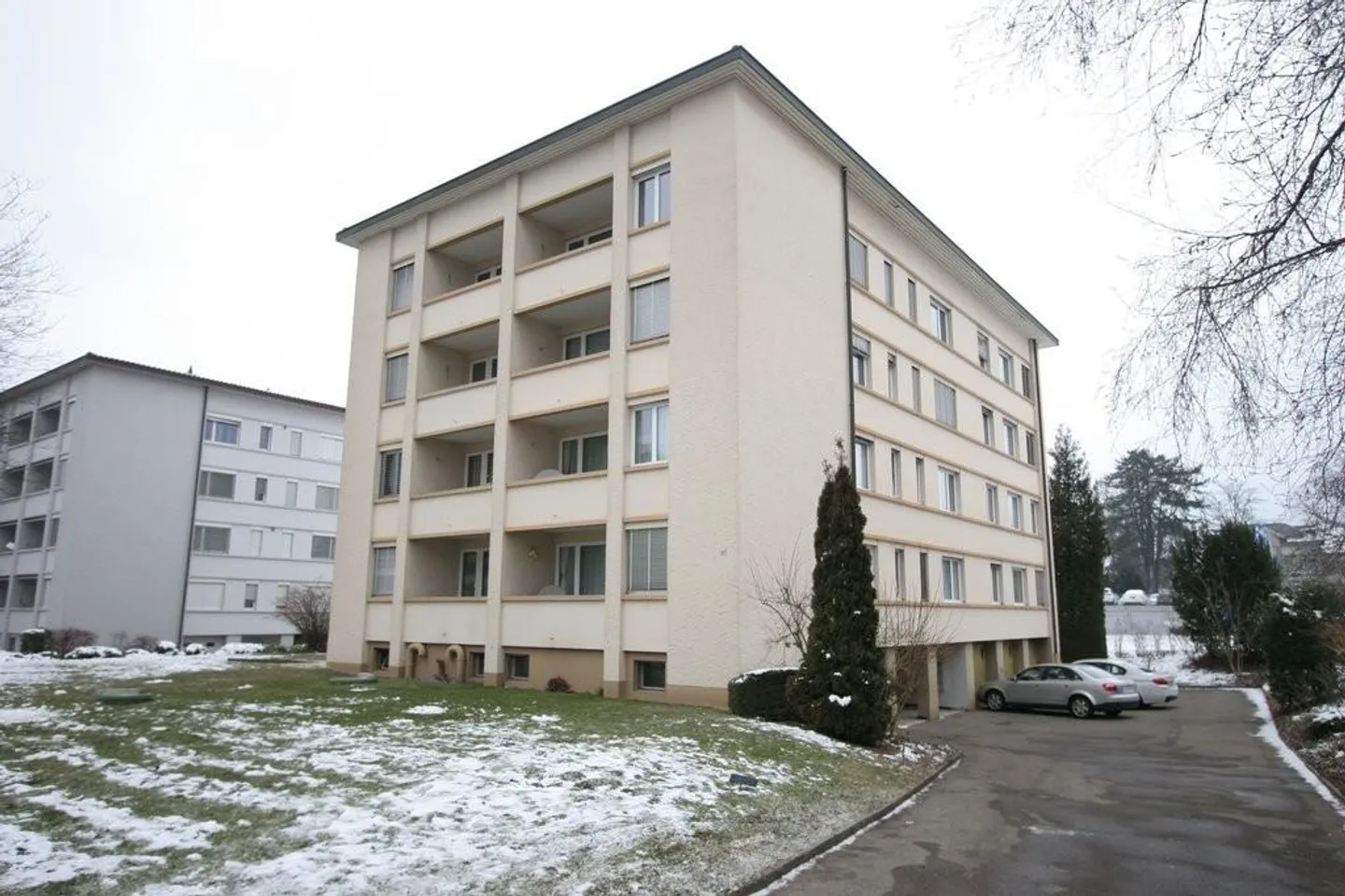 Appartamento temporaneo di 4,5 stanze fino al 31.03.2027 in una posizione centrale e tranquilla - Foto 3 di 5