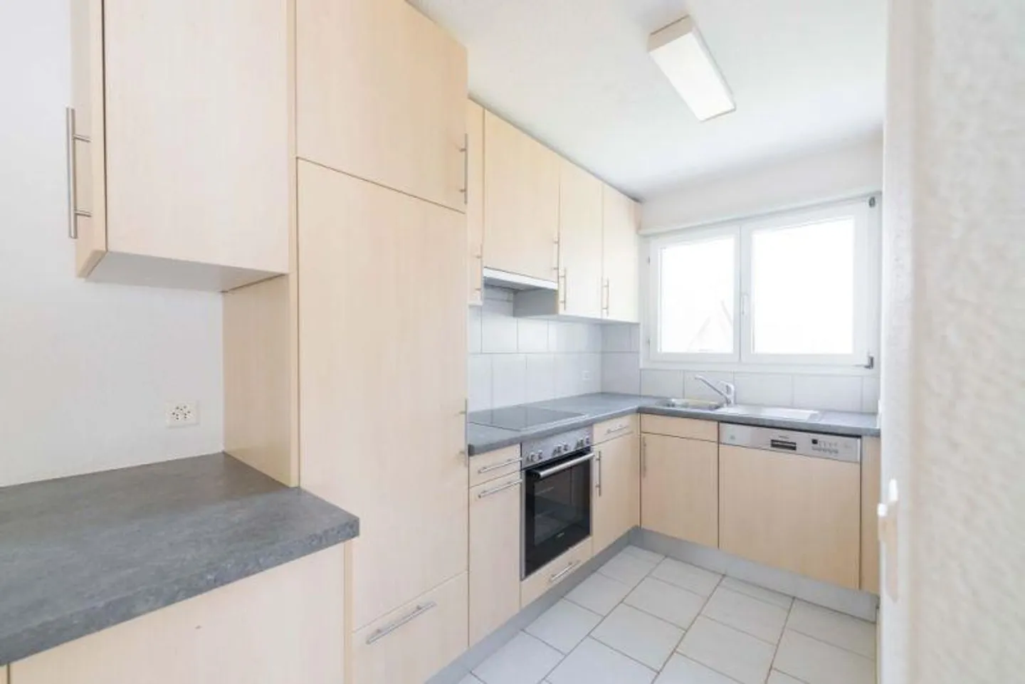 Sonnige 3,5-Zimmerwohnung in Erstfeld - Foto 3 von 6
