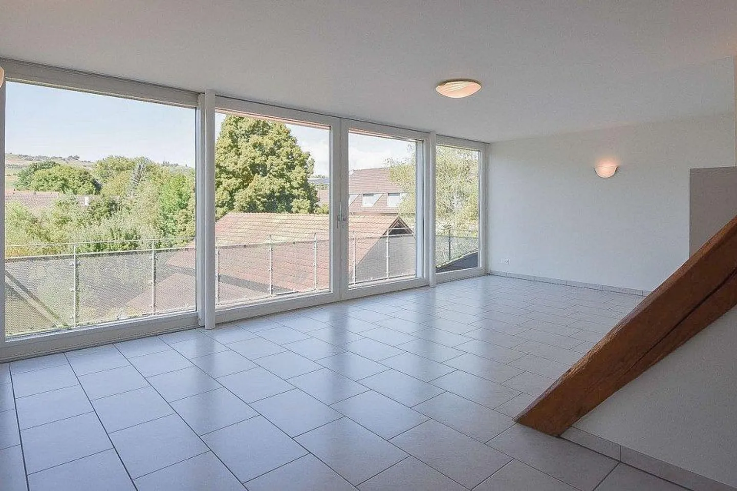 Ampio appartamento mansardato al 2° piano con una bella terrazza - Foto 11 di 13
