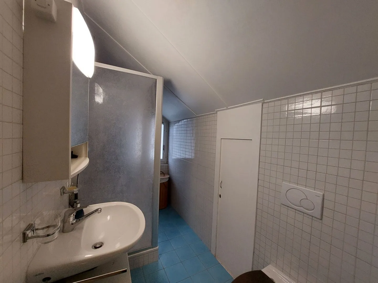 House comprising two independent apartments as well as offices - Photo 6 of 14