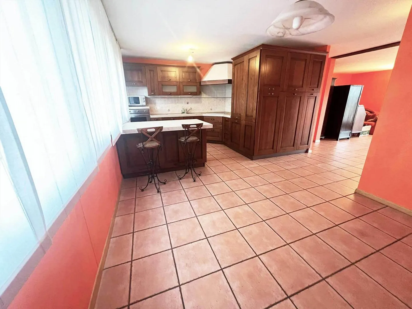 Wohnung mit Dachterrasse zum Verkauf - Foto 2 von 16