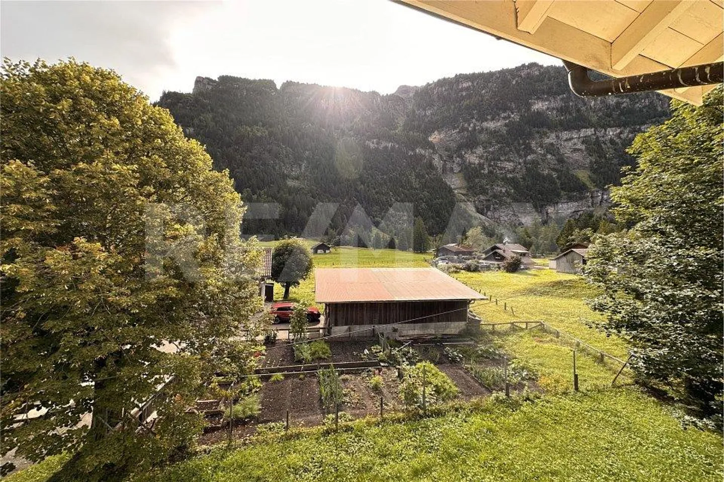 Appartamento ristrutturato di 4½ locali al 2° piano con vista sul mondo montano - Foto 12 di 13