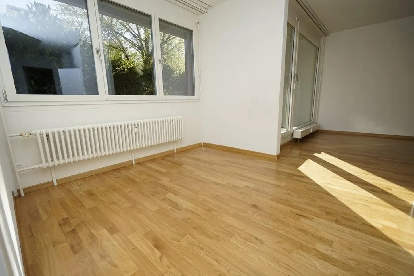 Appartement avec espace de sièges pour inviter - Photo 3 sur 9