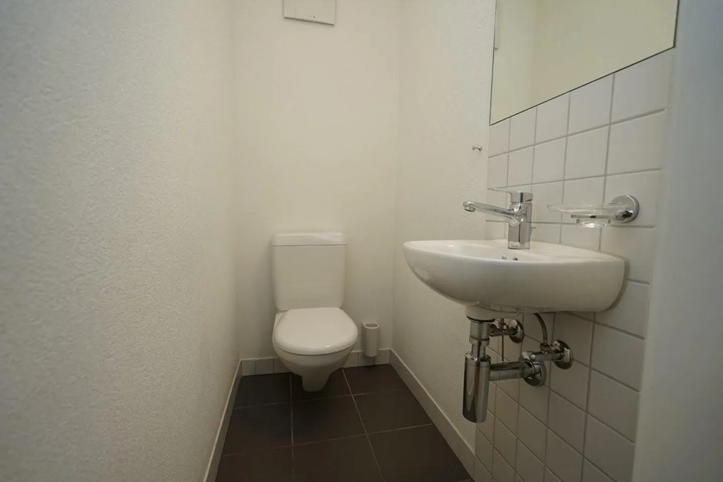 Appartement avec espace de sièges pour inviter - Photo 6 sur 9