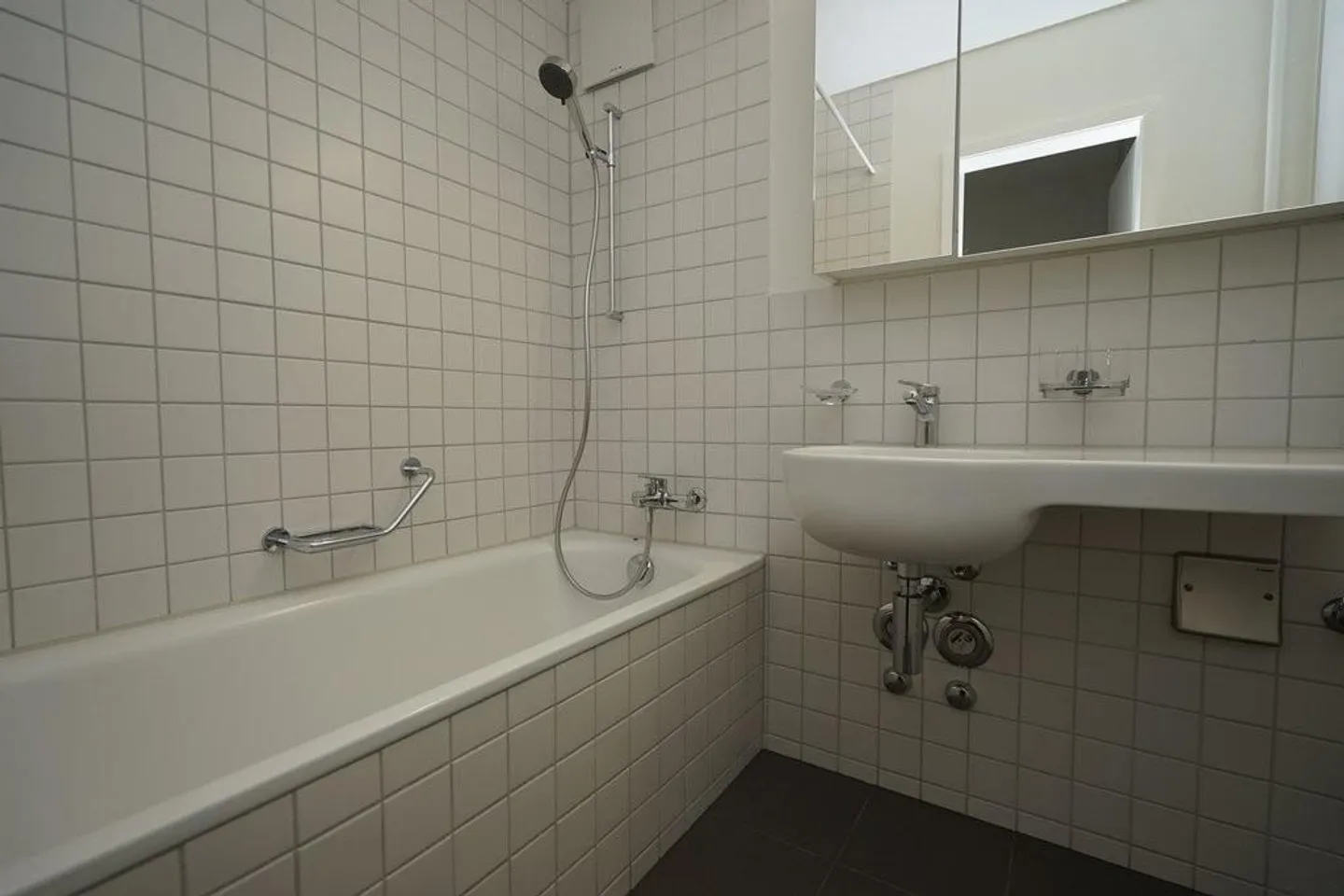 Appartement avec espace de sièges pour inviter - Photo 5 sur 9