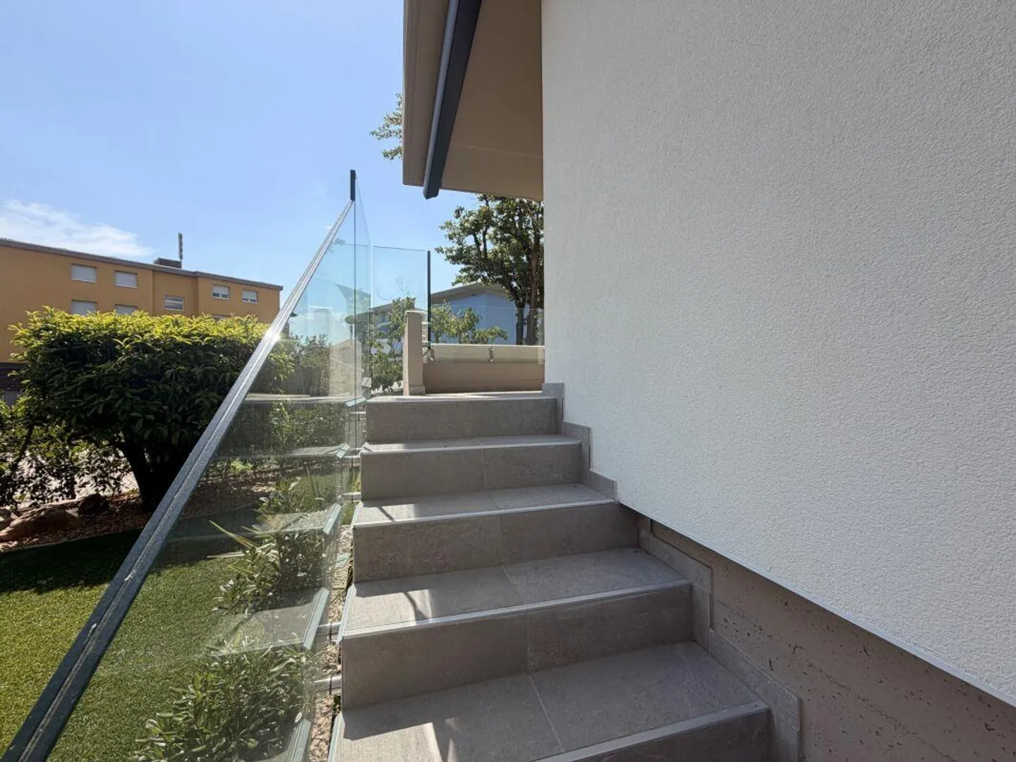 CANOBBIO - APPARTAMENTO 4.5 STANZE COMPLETAMENTE RISTRUTTURATO CON GIARDINO PRIVATO, TECNOLOGIA E COMFORT - Foto 6 di 25