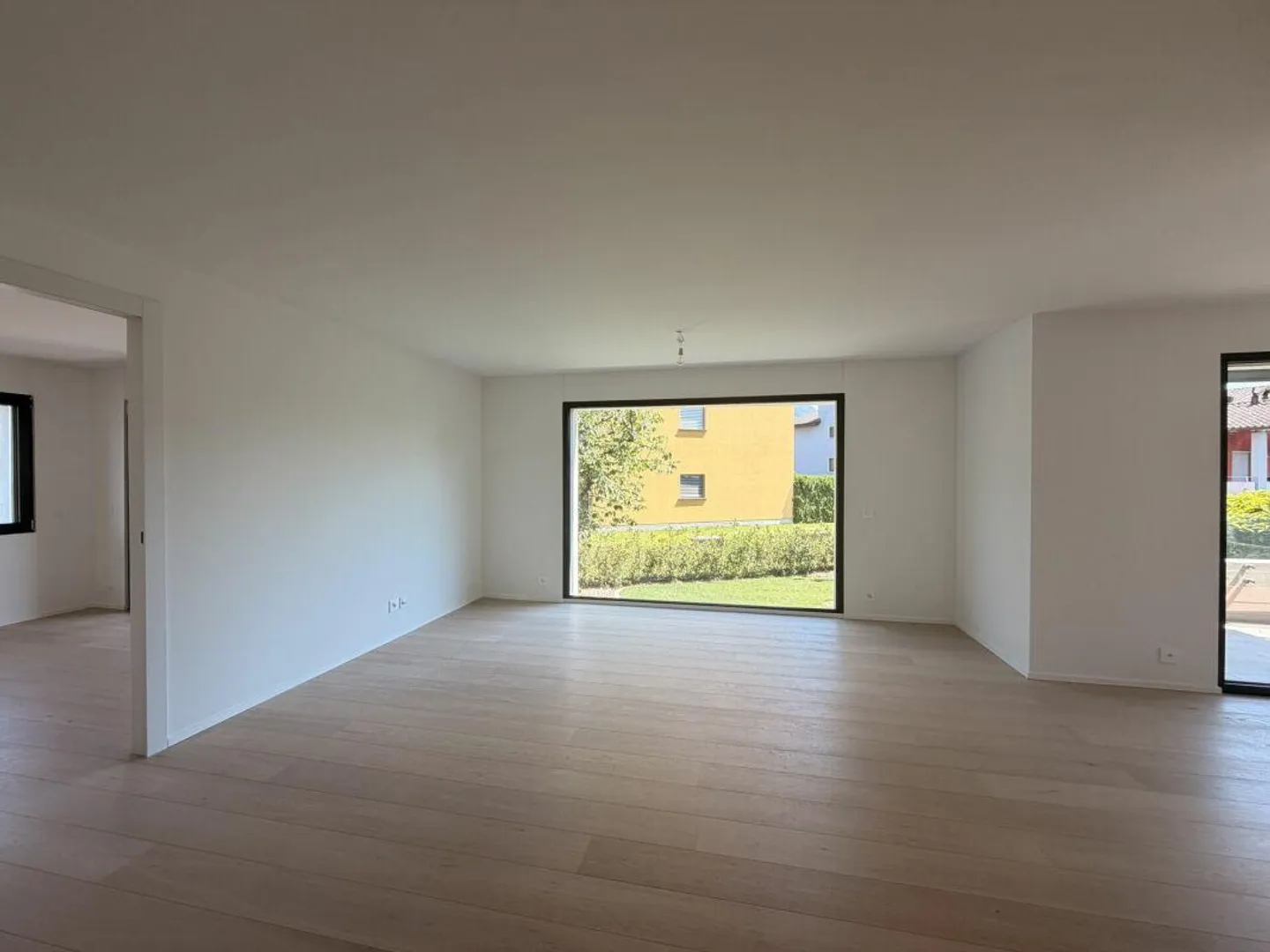 CANOBBIO - APPARTAMENTO 4.5 STANZE COMPLETAMENTE RISTRUTTURATO CON GIARDINO PRIVATO, TECNOLOGIA E COMFORT - Foto 9 di 25