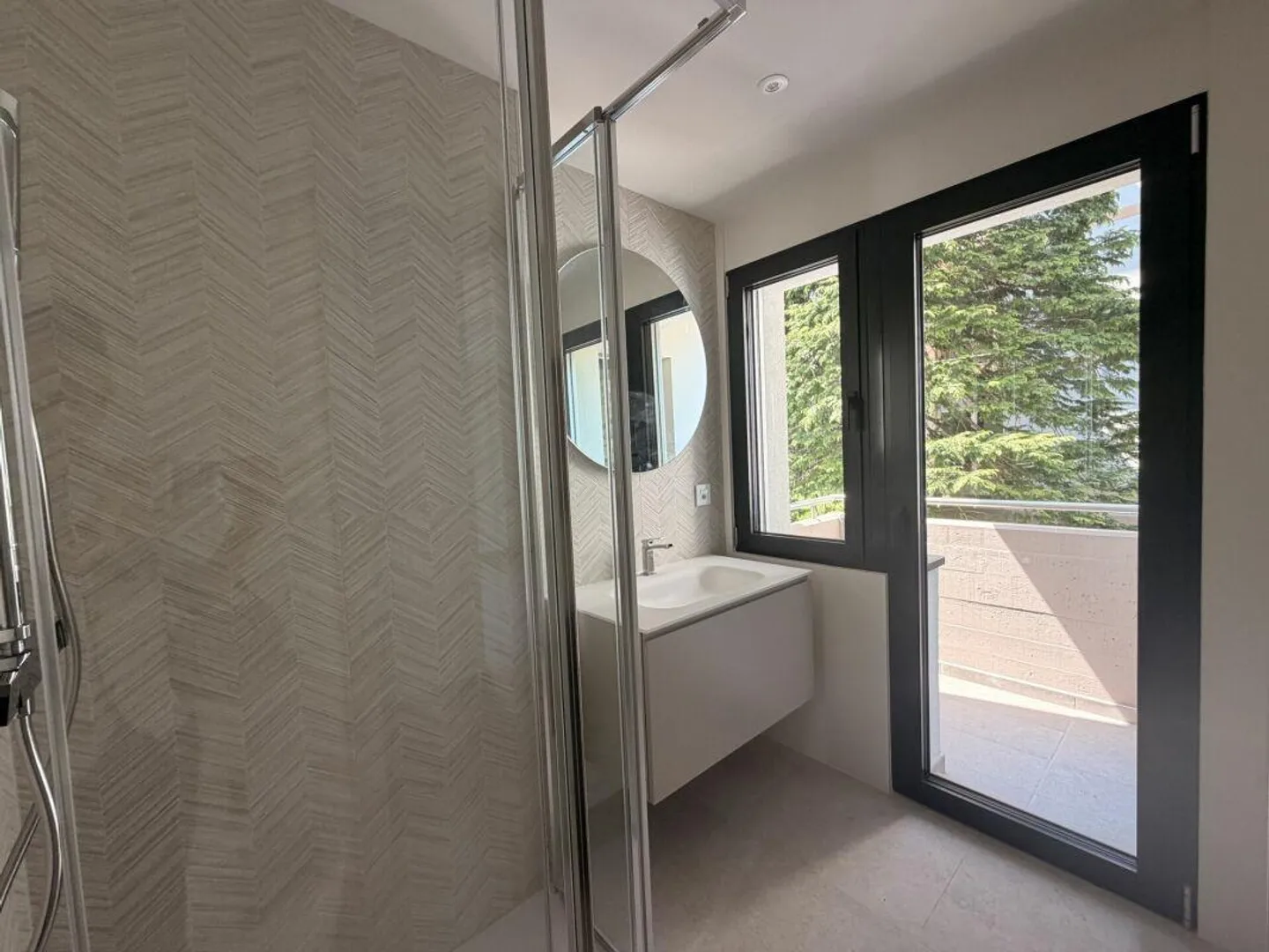 CANOBBIO - APPARTAMENTO 4.5 STANZE COMPLETAMENTE RISTRUTTURATO CON GIARDINO PRIVATO, TECNOLOGIA E COMFORT - Foto 18 di 25