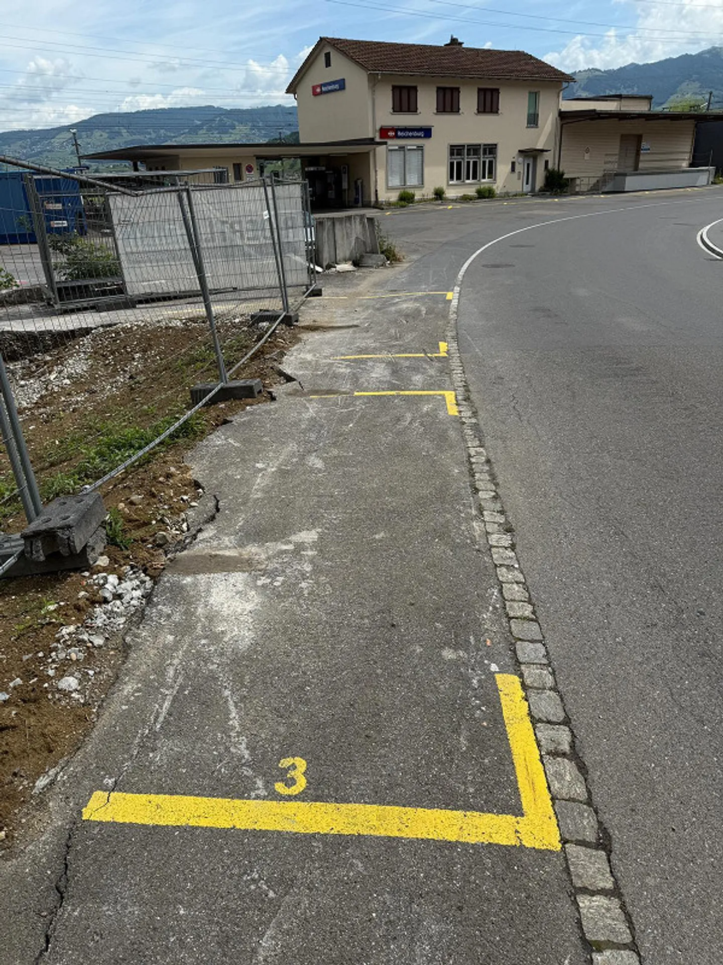 Parcheggio non coperto Reichenburg - Foto 1 di 2