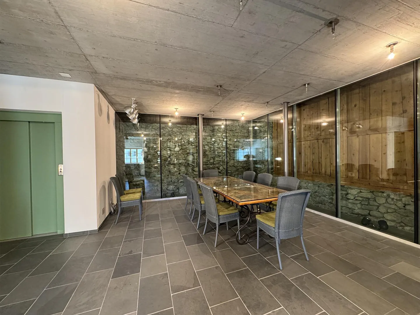 Historical Jewel Meets Modernity: Luxurious Engadin House in Scuol - Photo 7 of 10