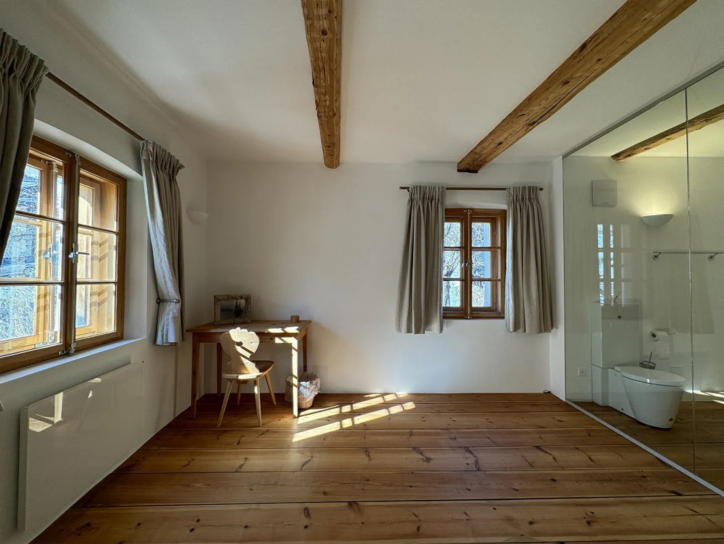Historical Jewel Meets Modernity: Luxurious Engadin House in Scuol - Photo 9 of 10