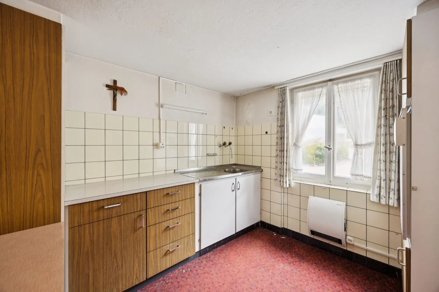 Charming Semi-Detached House - Photo 6 of 7