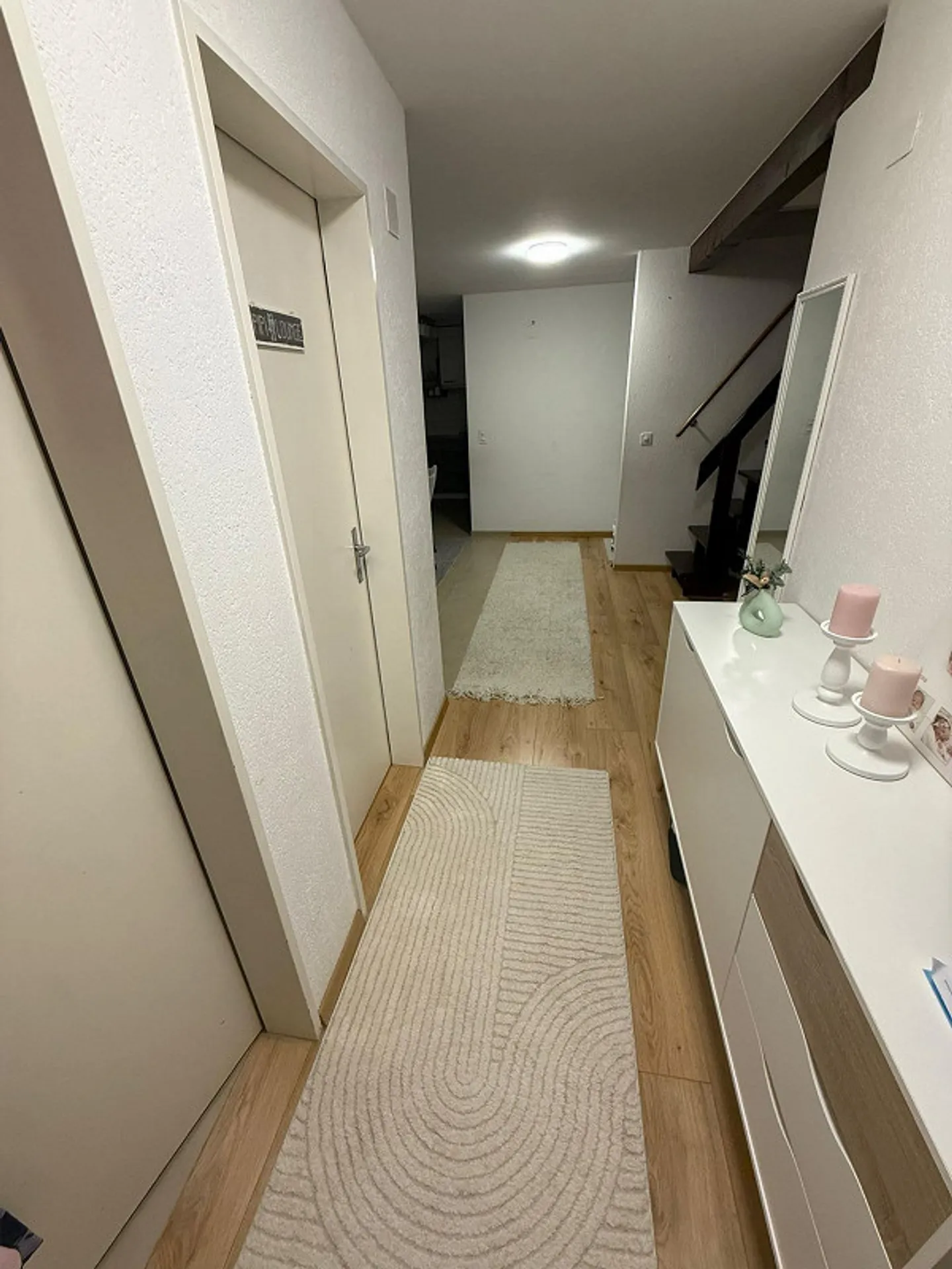 4 1/2 Room Spacious Apartment with Lots of Potential - Photo 6 of 11