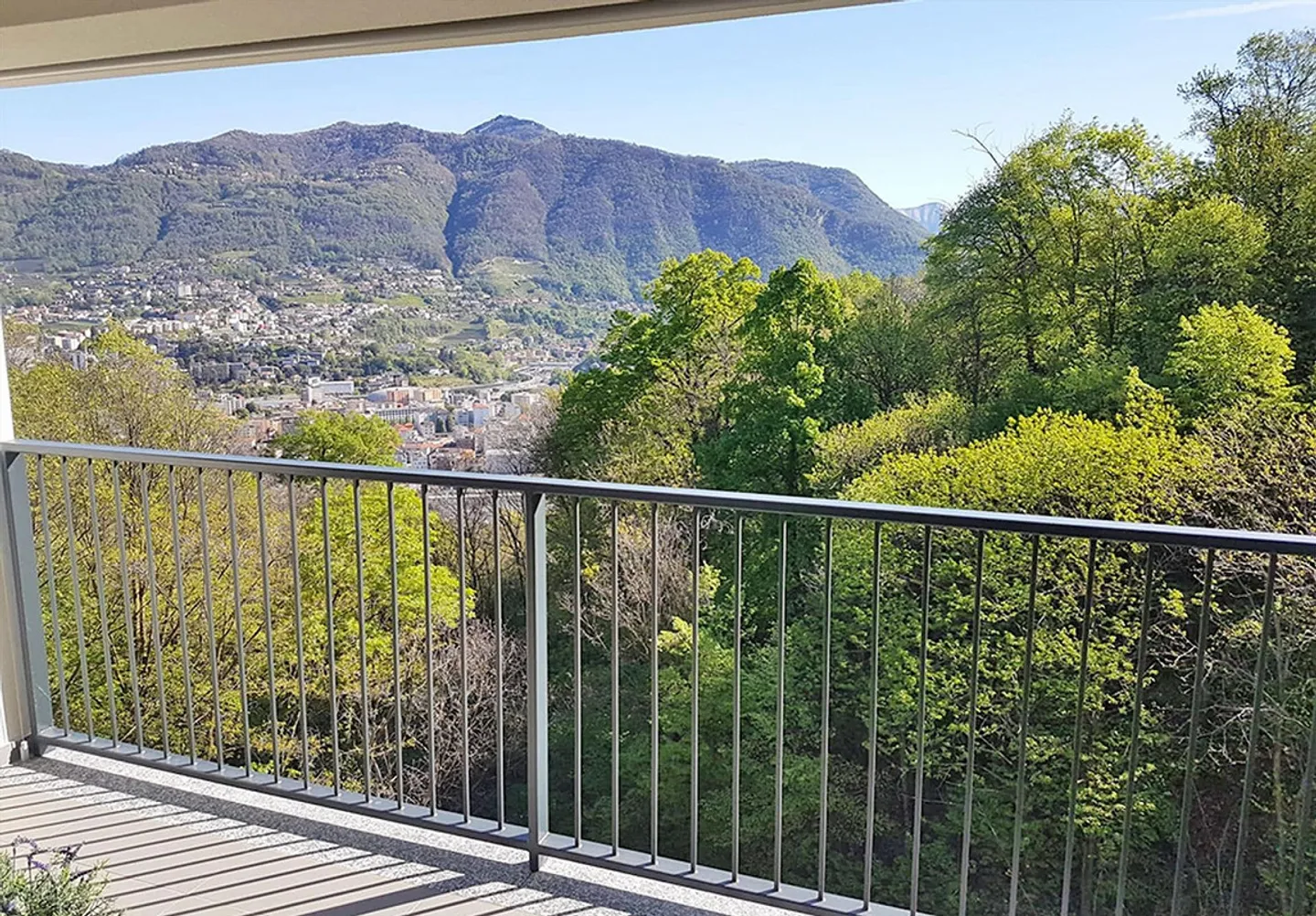 Appartamento in vendita nella zona verde - Foto 1 di 8