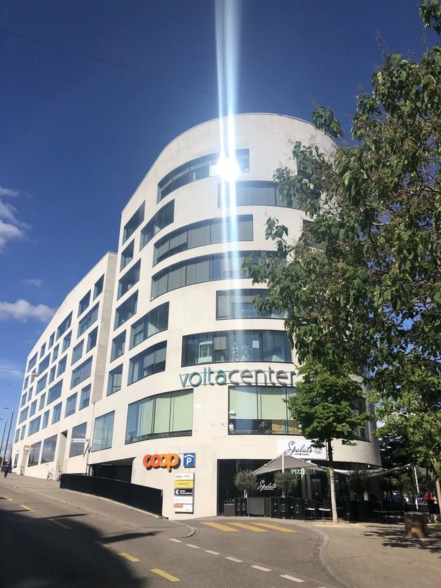 Einstellhallenplätze im Voltacenter Basel zu vermieten - Foto 1 von 1