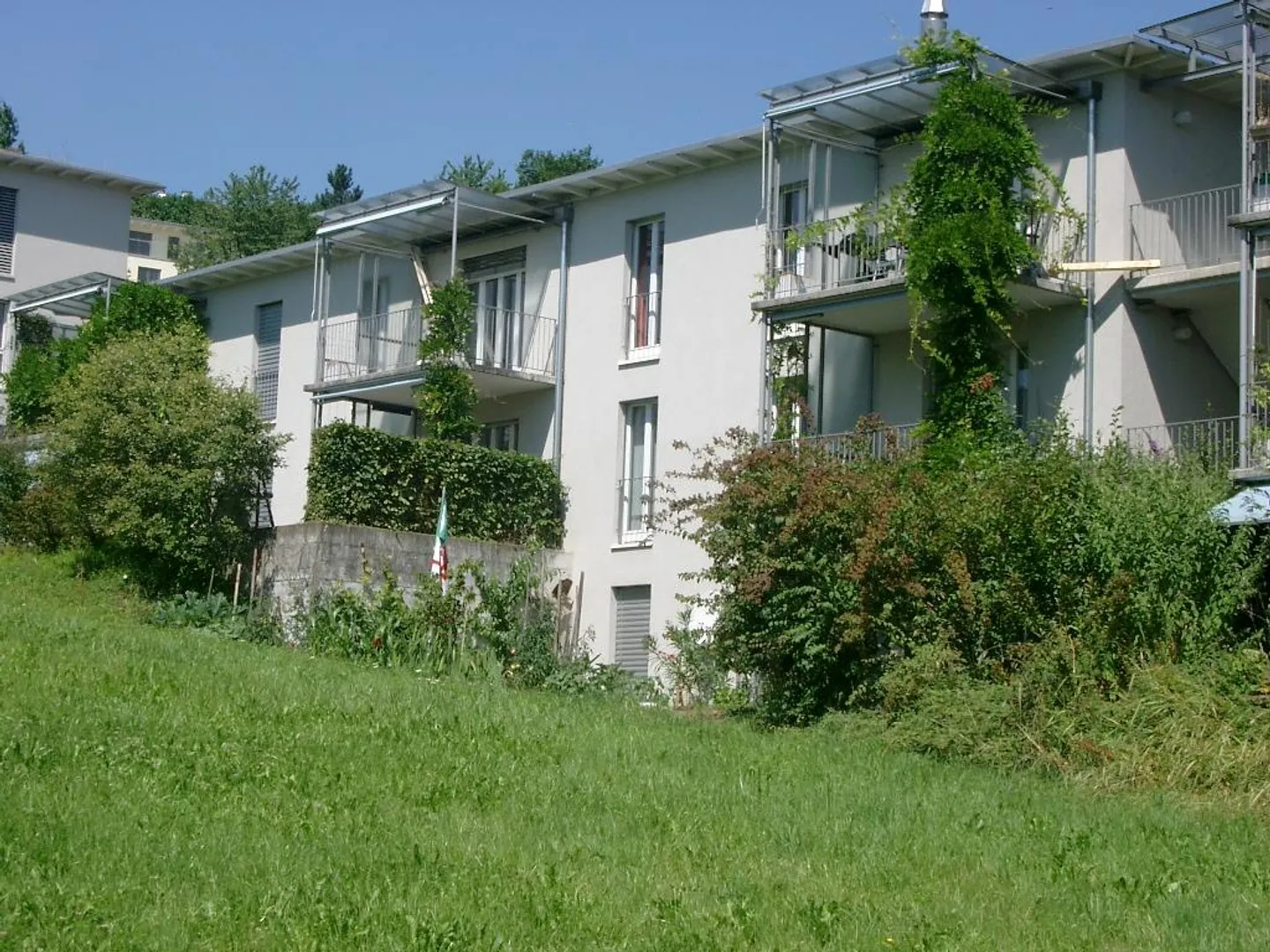 Appartement 4,5 pièces au 2ème étage dans un emplacement central - Photo 1 sur 9