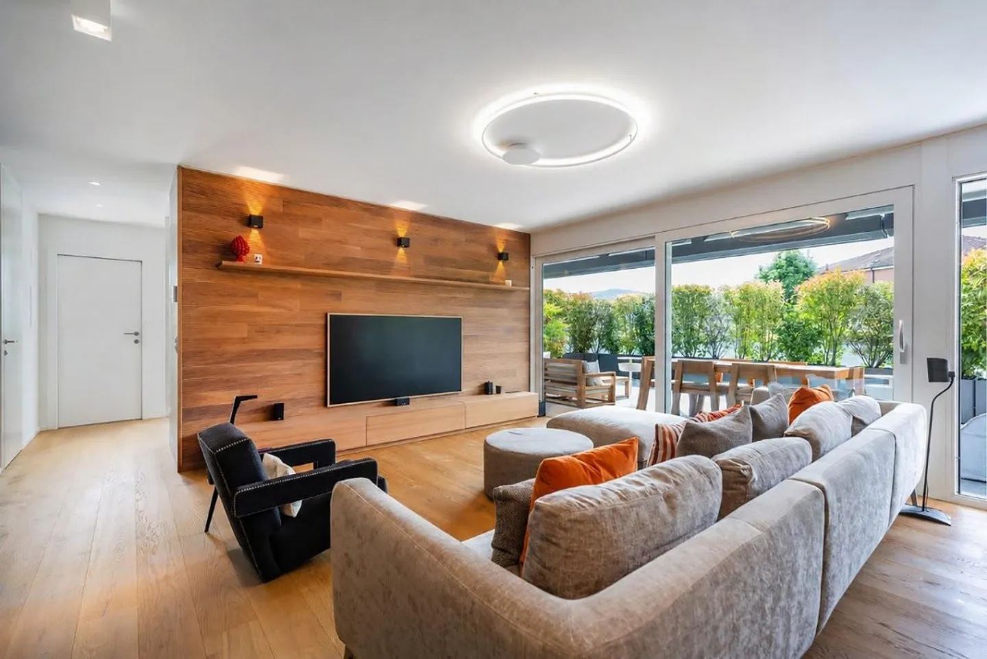 Exclusive duplex apartment with 5.5 rooms in Manno – Modern and panoramic view - Photo 1 of 11