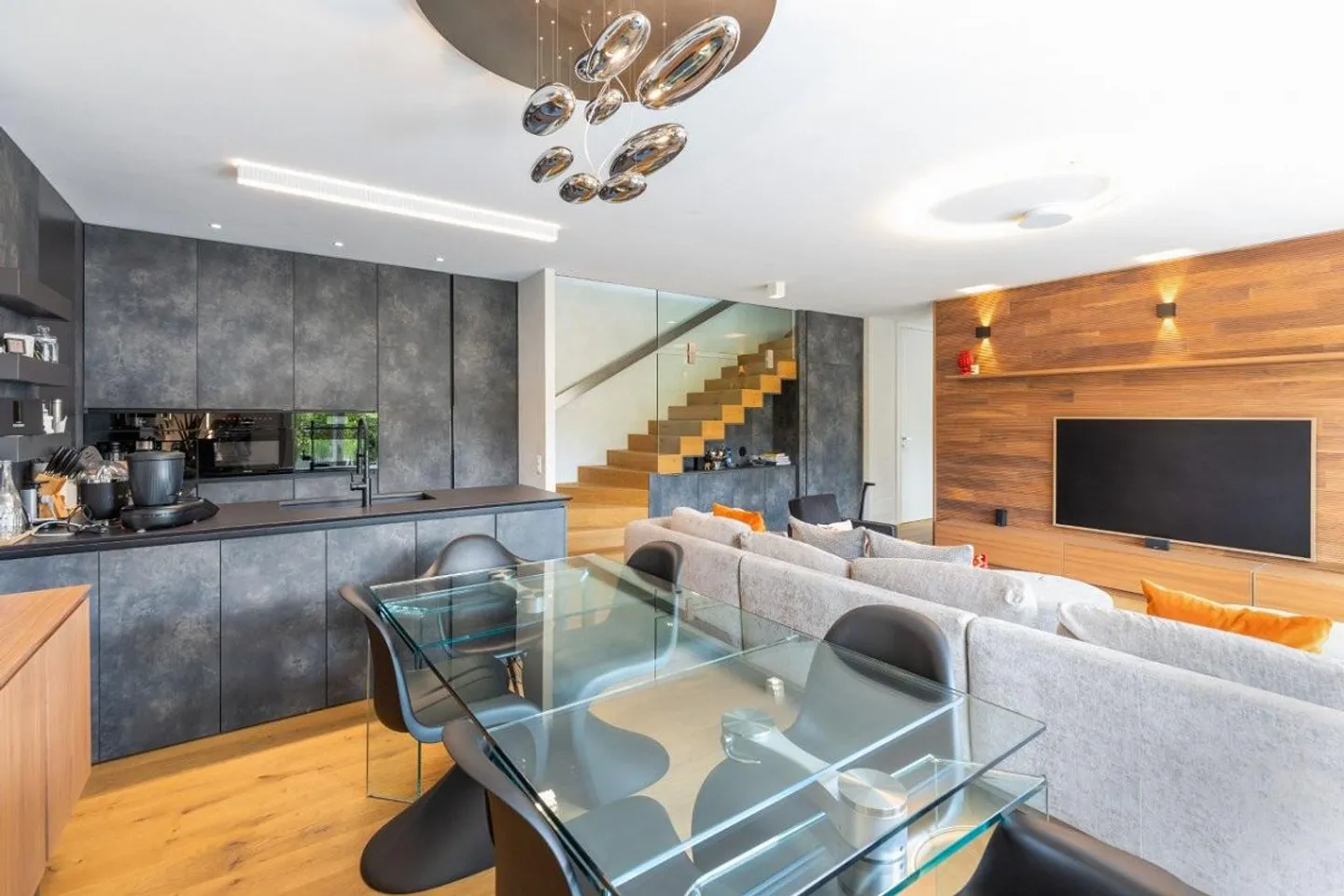 Exclusive duplex apartment with 5.5 rooms in Manno – Modern and panoramic view - Photo 5 of 11