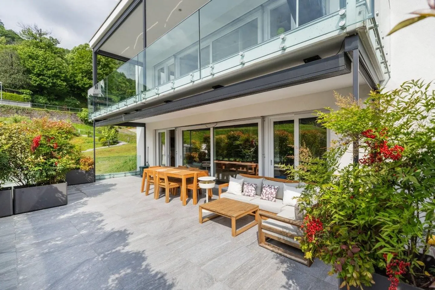 Exclusive duplex apartment with 5.5 rooms in Manno – Modern and panoramic view - Photo 6 of 11