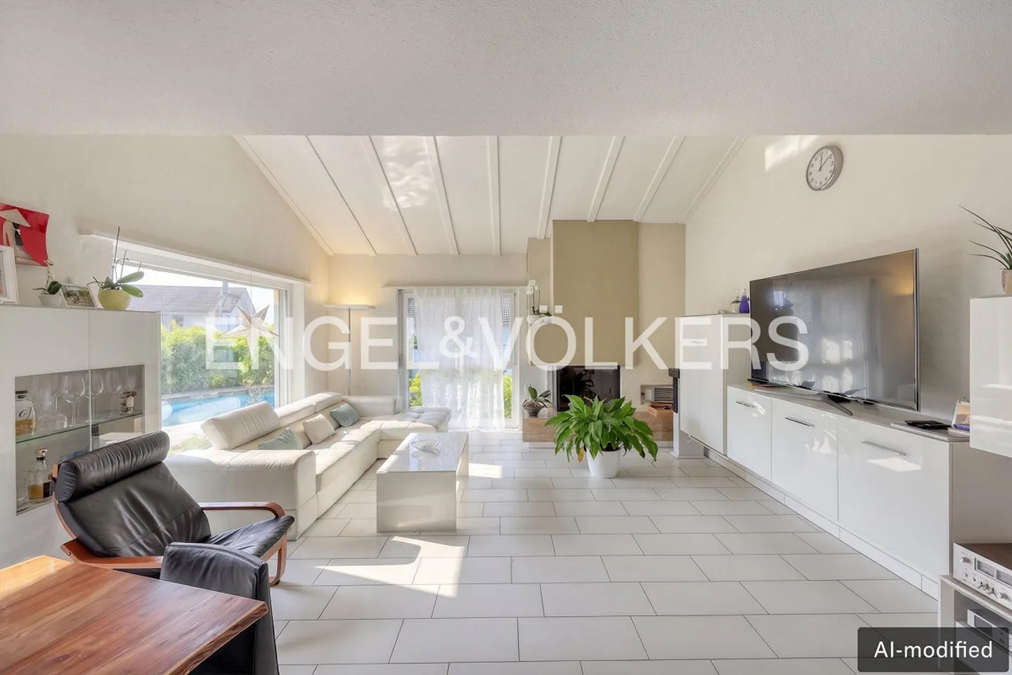 Single-family house in a preferred location with a wide view and perspective - Photo 2 of 7