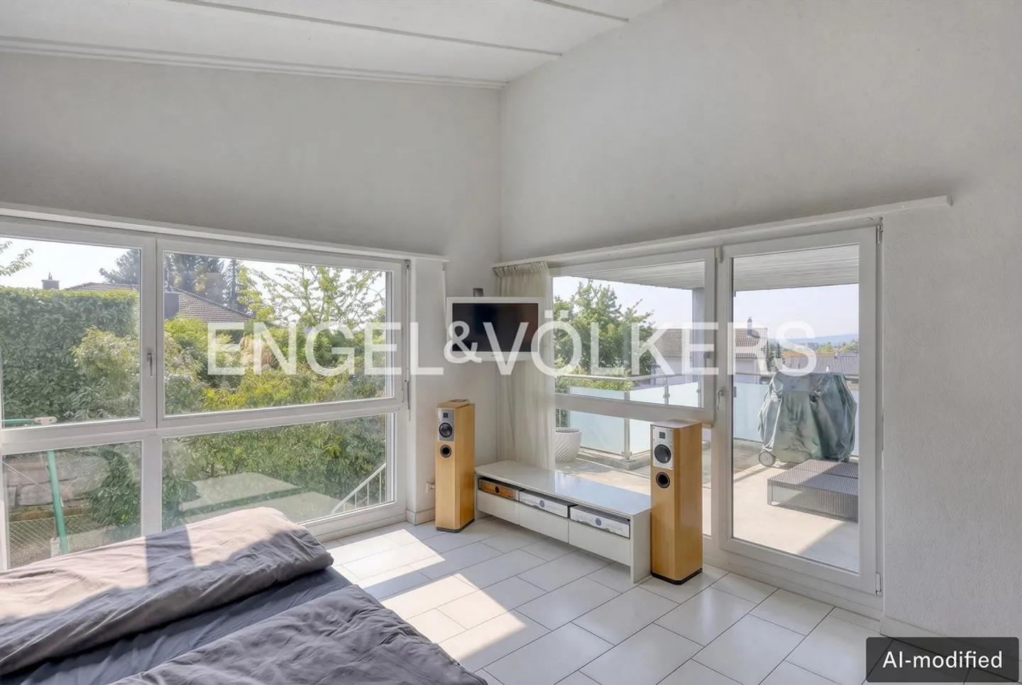 Single-family house in a preferred location with a wide view and perspective - Photo 4 of 7