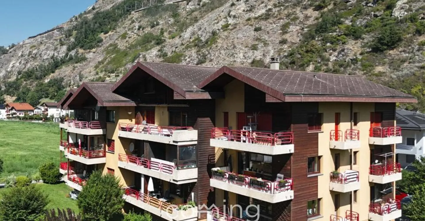 Spacious 5.5-room apartment with balcony in Brigerbad - Photo 1 of 12
