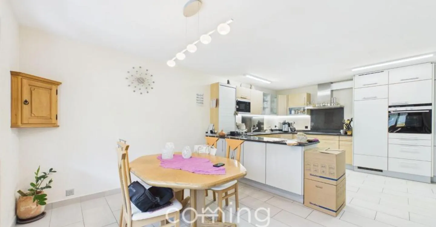 Spacious 5.5-room apartment with balcony in Brigerbad - Photo 4 of 12