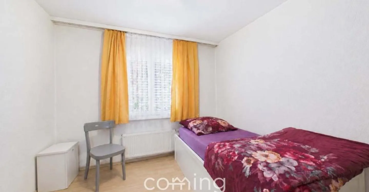 Spacious 5.5-room apartment with balcony in Brigerbad - Photo 10 of 12