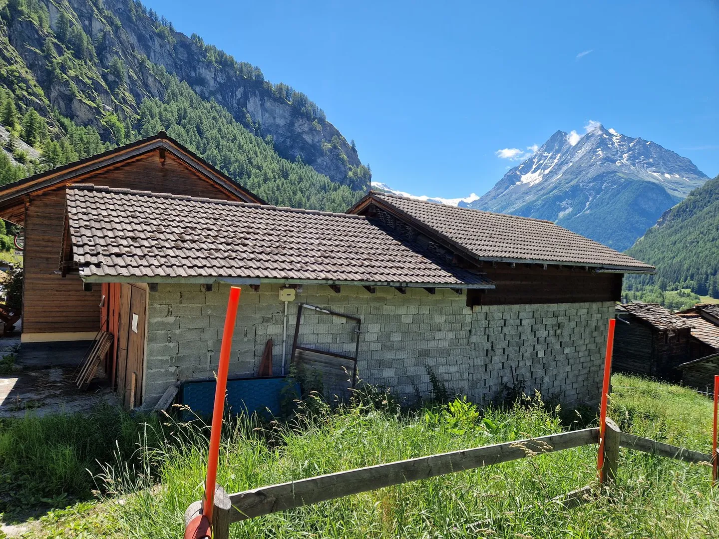Barn for Conversion - Evolène Village - Exclusively Residential - Photo 3 of 6