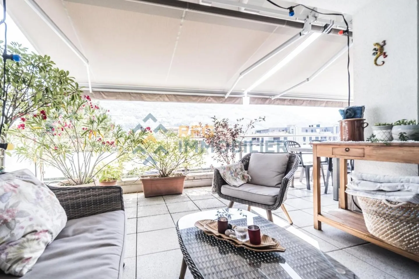 Duplex Attic with Stunning Views - Photo 3 of 13