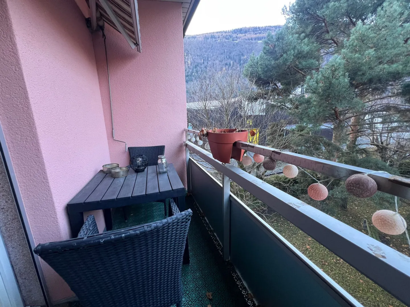 For rent 3.5 rooms on the 2nd floor - Photo 1 of 11