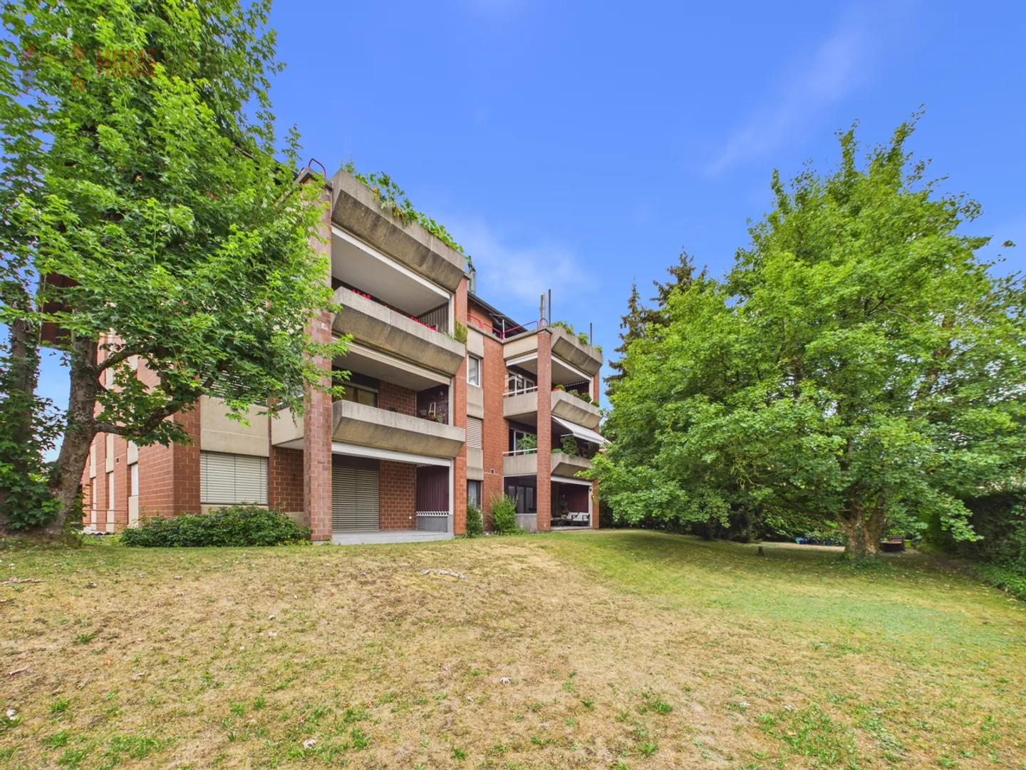 Appartement de jardin élégant de 4,5 pièces avec jardin et terrasse - Photo 16 sur 19