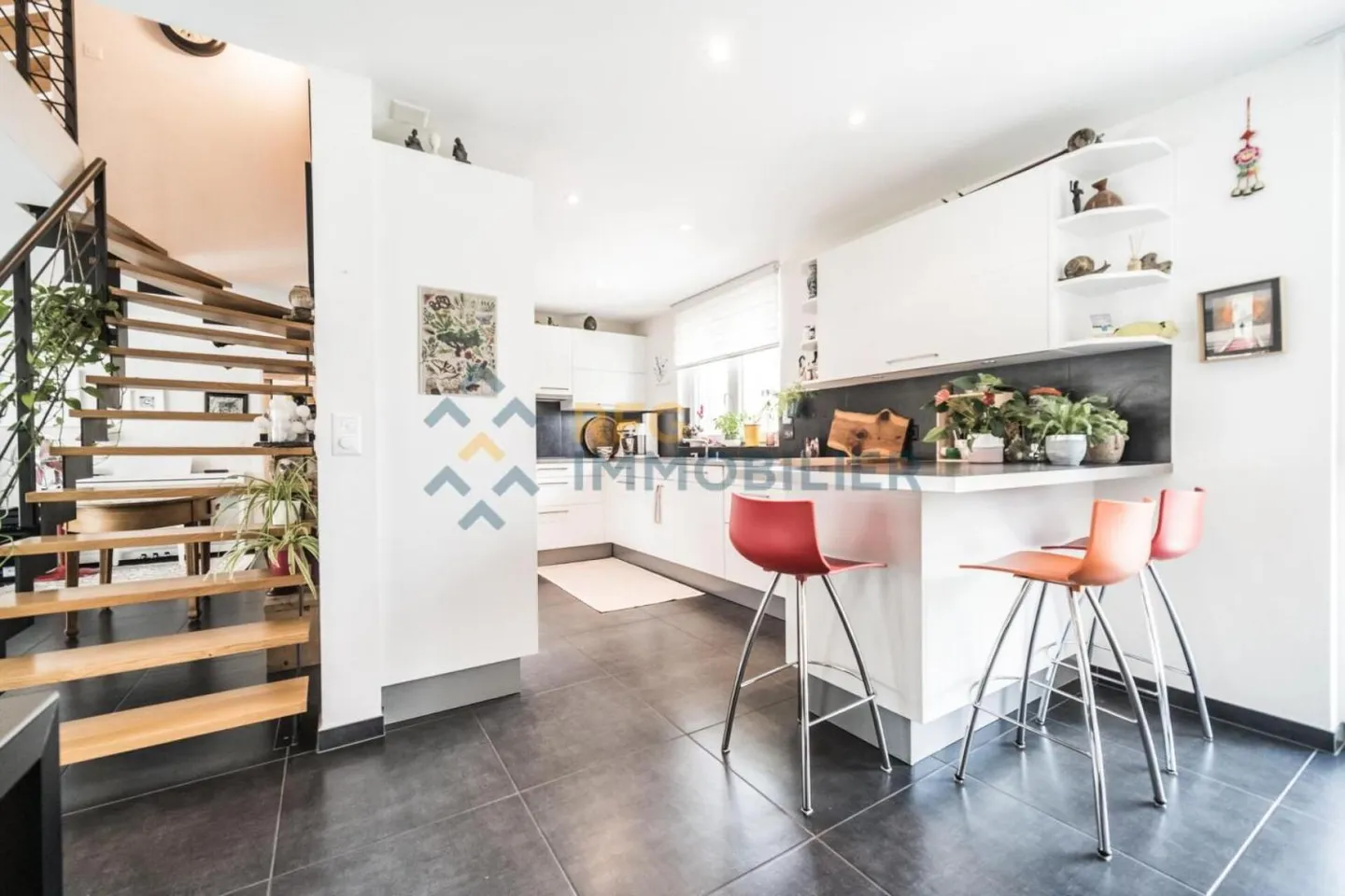 Duplex Attic with Stunning Views - Photo 11 of 13