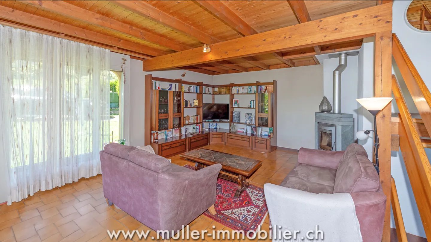 Bella villa familiare con giardino paesaggistico, sulle alture di Moudon - Foto 5 di 14