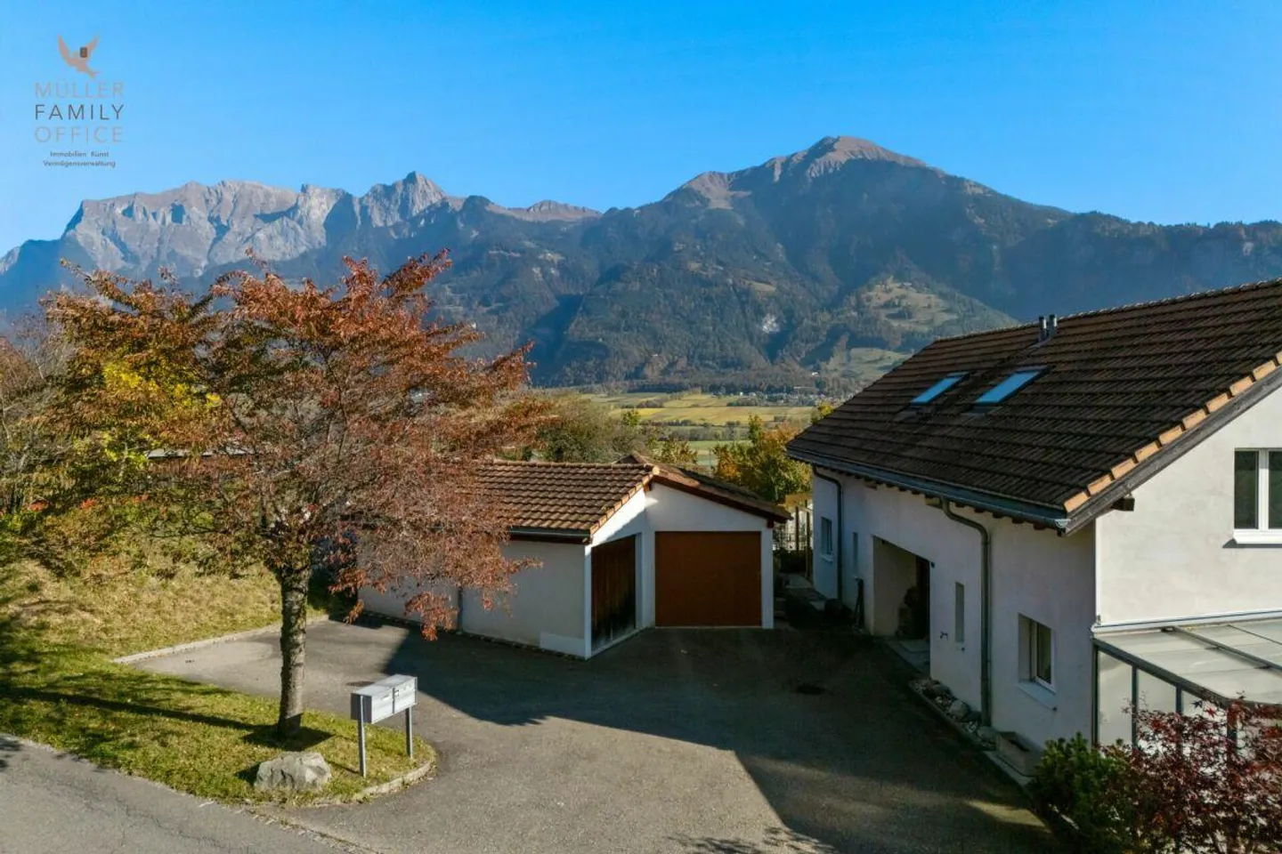 Gepflegtes Doppel-Einfamilienhaus mit beeindruckender Aussicht - Foto 3 von 13
