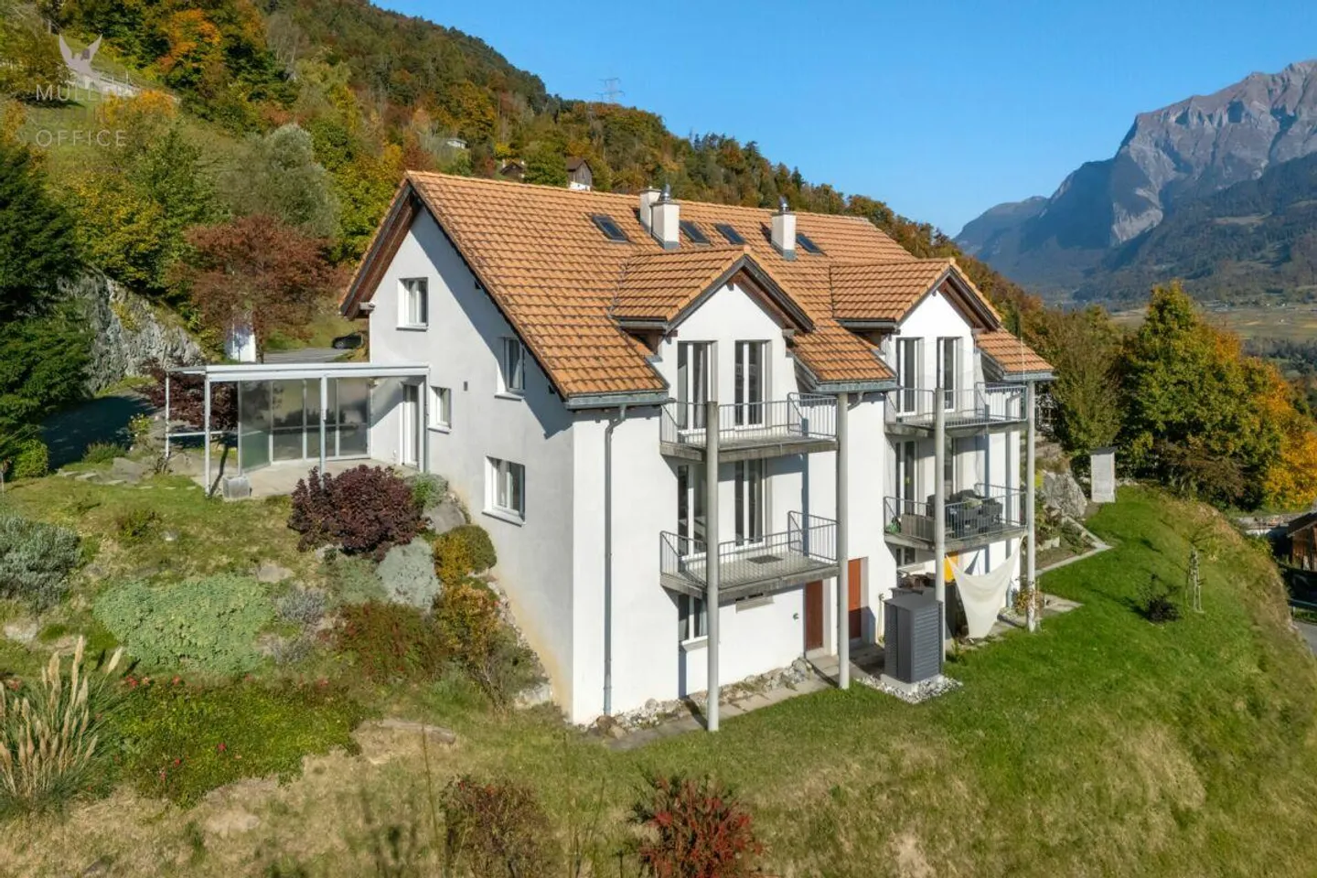 Gepflegtes Doppel-Einfamilienhaus mit beeindruckender Aussicht - Foto 1 von 13