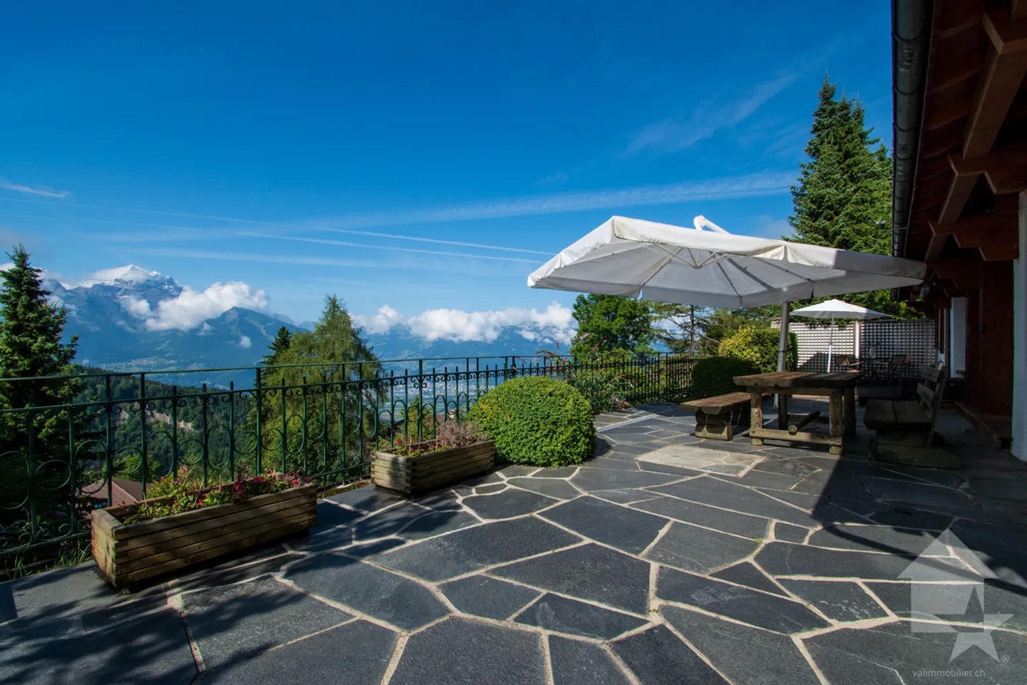 Villars, splendid chalet with panoramic view - Photo 1 of 11