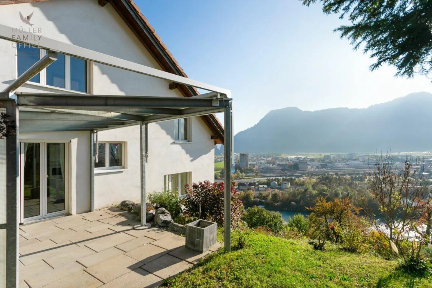 Gepflegtes Doppel-Einfamilienhaus mit beeindruckender Aussicht - Foto 5 von 13