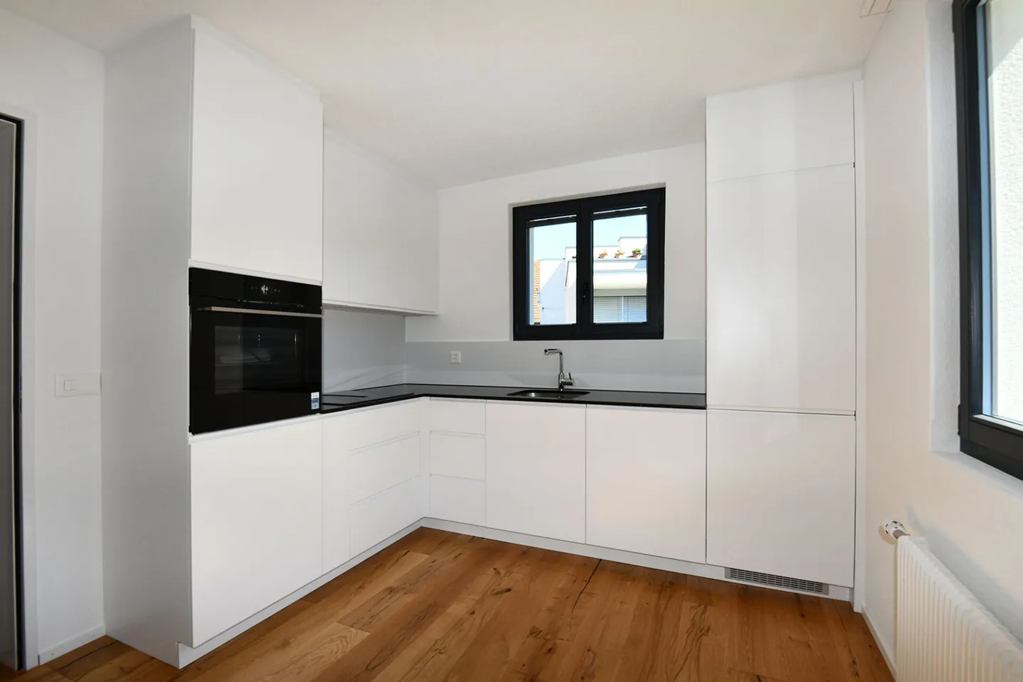 Central 5-Room Apartment in Baar - Photo 4 of 7