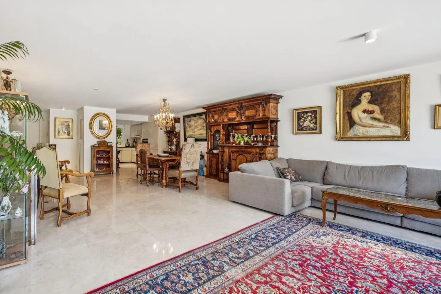 Magnificent Duplex Apartment - Photo 6 of 13