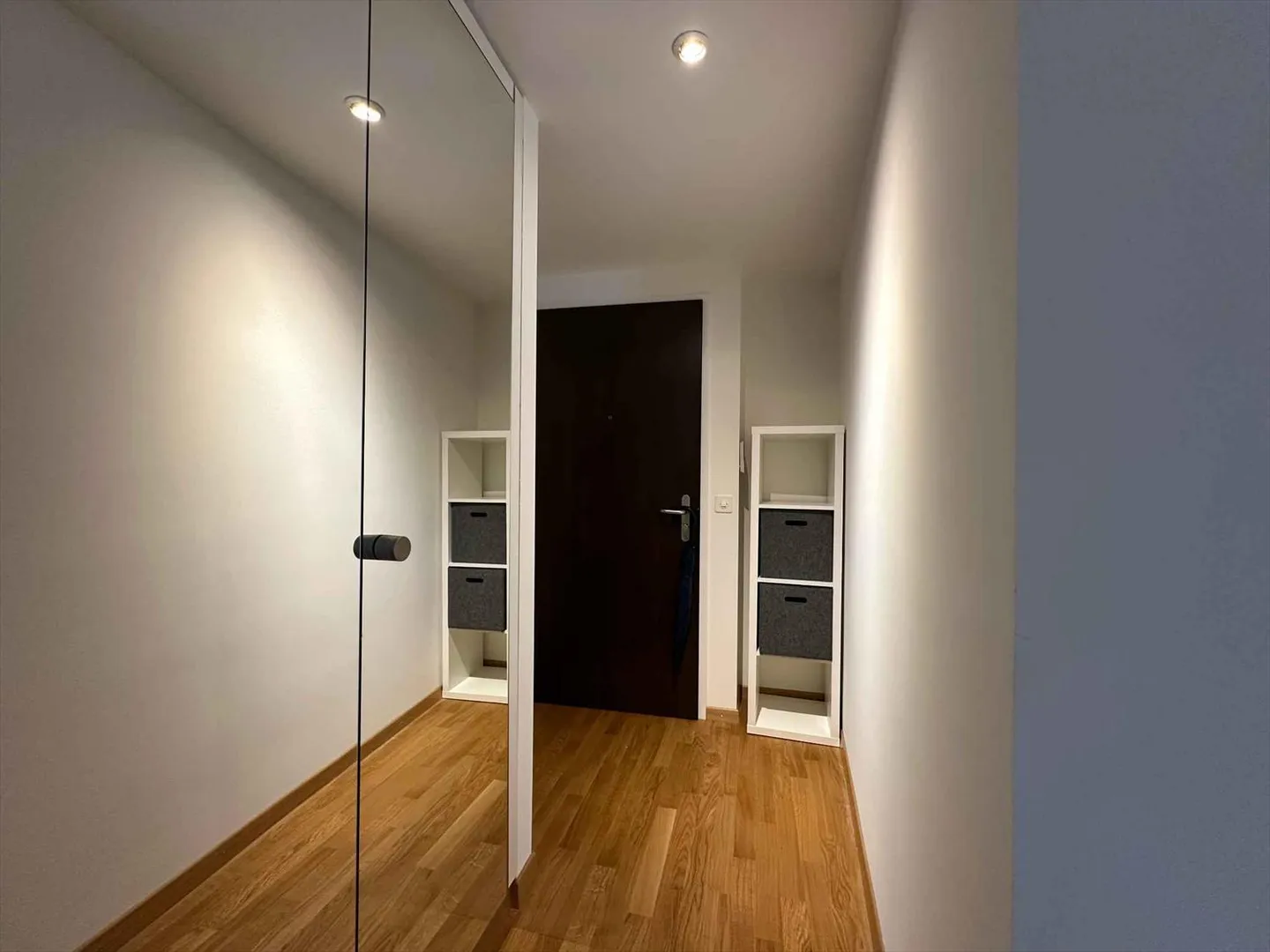 Appartamento arredato con 1 camera - Foto 2 di 7