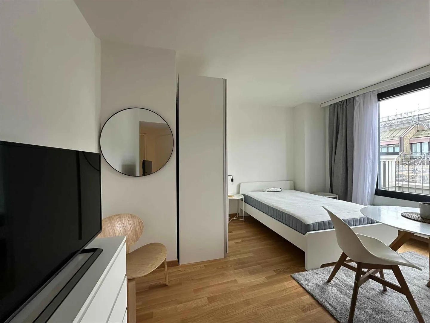 Appartamento arredato con 1 camera - Foto 3 di 7