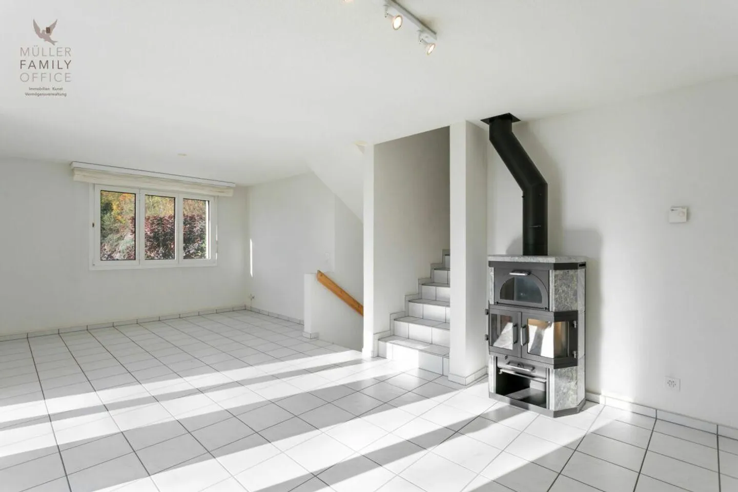 Gepflegtes Doppel-Einfamilienhaus mit beeindruckender Aussicht - Foto 8 von 13