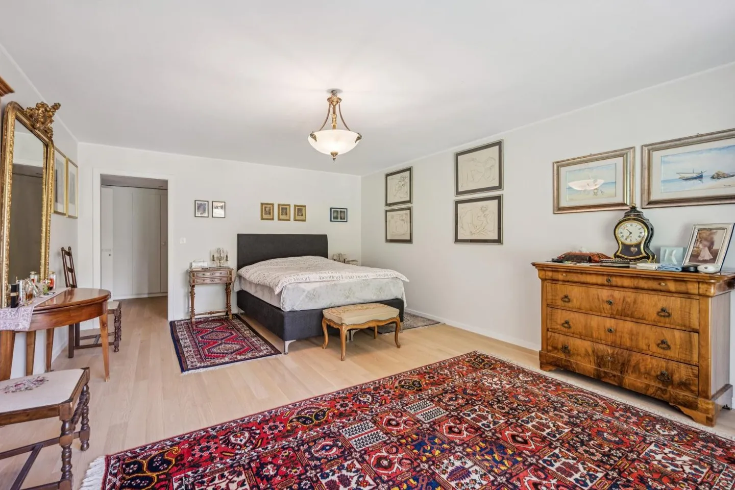 Magnificent Duplex Apartment - Photo 10 of 13