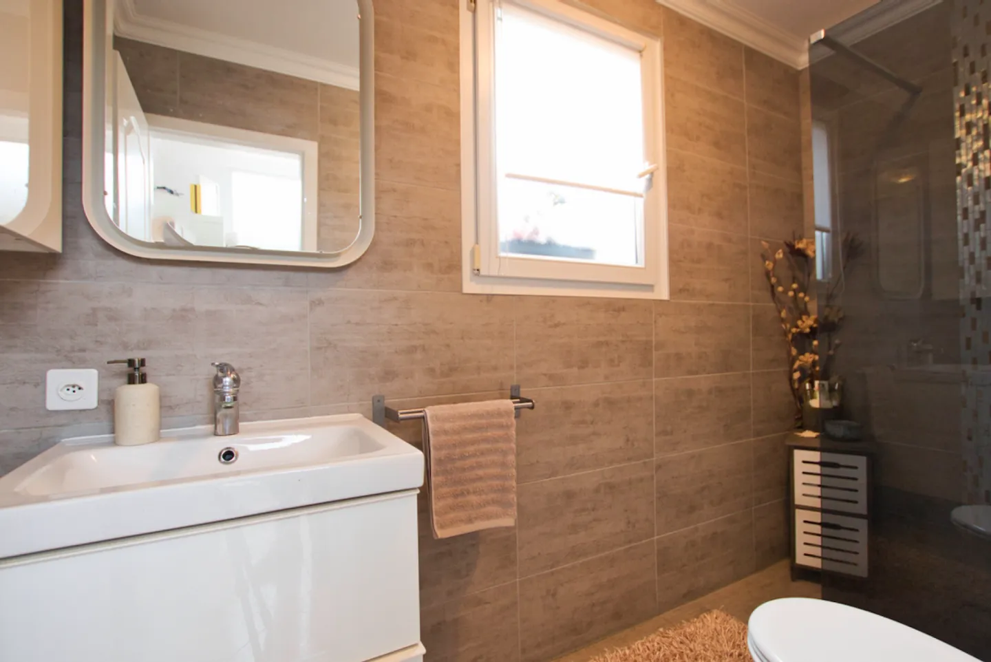 Casa familiare con piscina - Foto 12 di 16