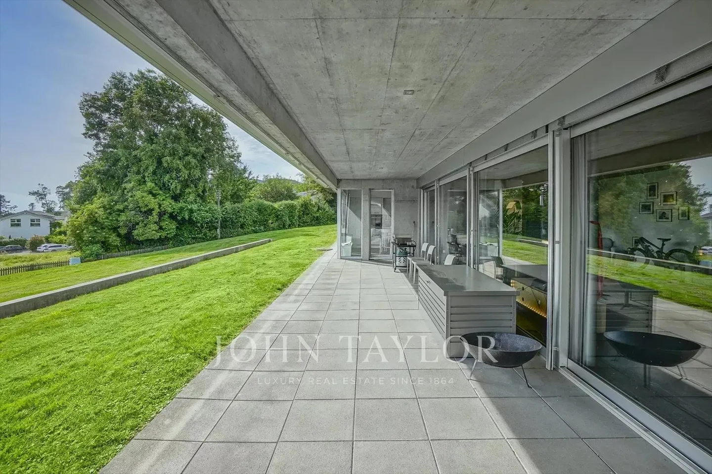 UNUSUAL! Modern Apartment with 240m2 - Photo 3 of 13