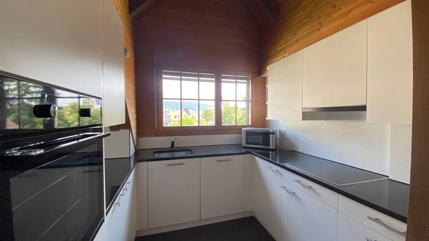 RESERVIERT: Charmante Dachwohnung mit Cheminée und Galerie - Foto 7 von 12