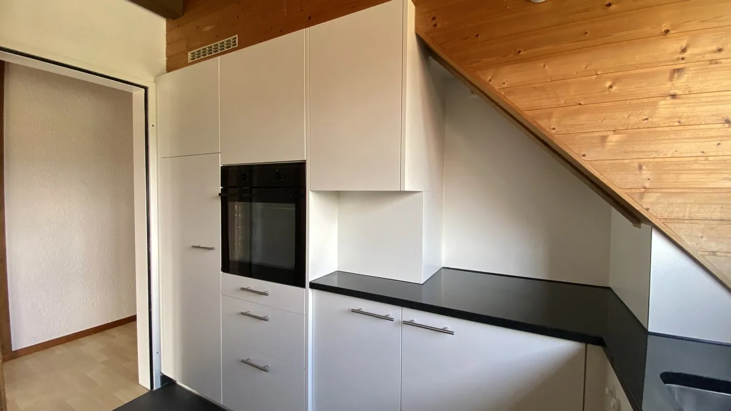 RESERVIERT: Charmante Dachwohnung mit Cheminée und Galerie - Foto 8 von 12