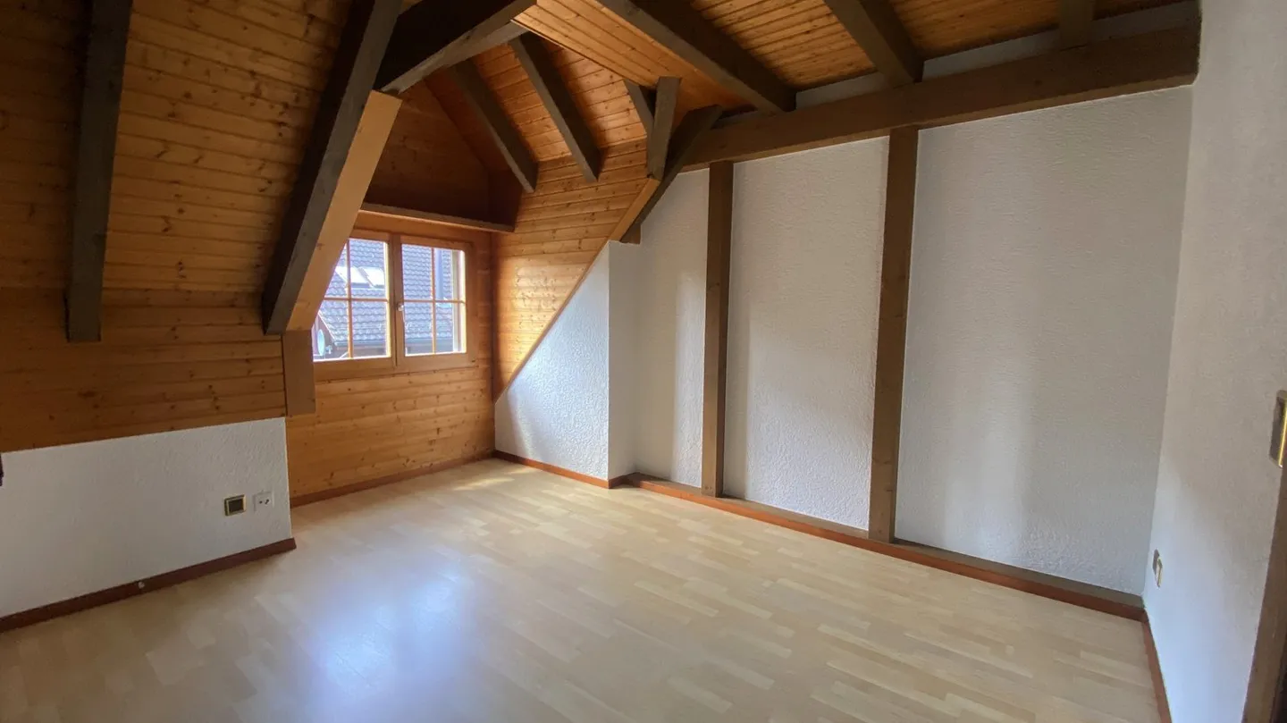 RESERVIERT: Charmante Dachwohnung mit Cheminée und Galerie - Foto 11 von 12
