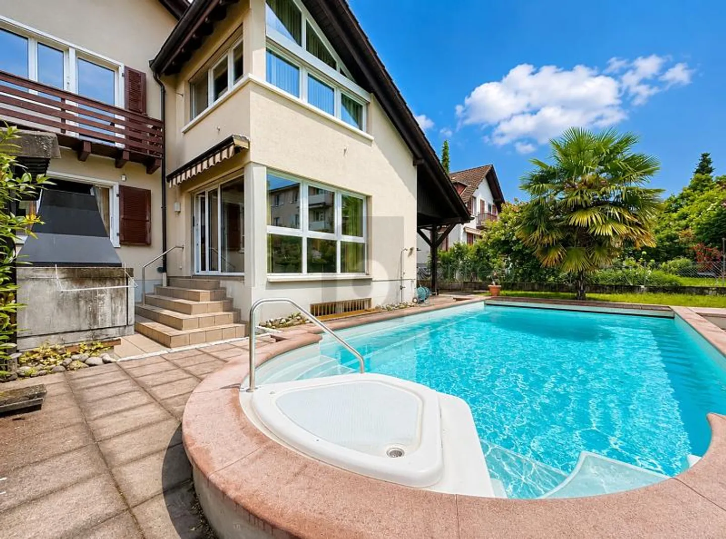 Charming Duplex with Pool - Photo 5 of 6